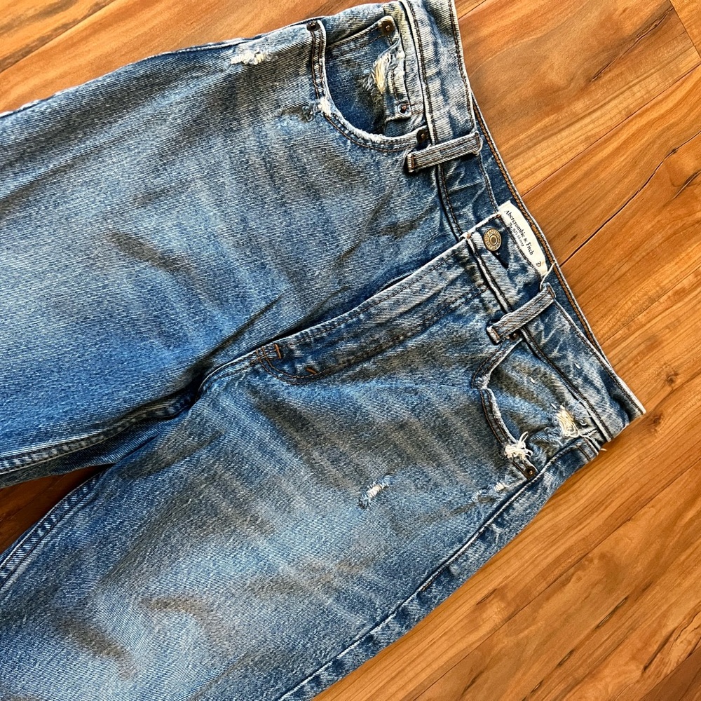 Abercrombie & Fitch 90’s Skinny High Rise Jeans